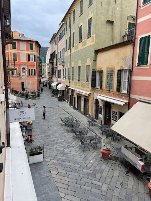 Appartamento In Centro Storico Finale Ligure Exterior foto