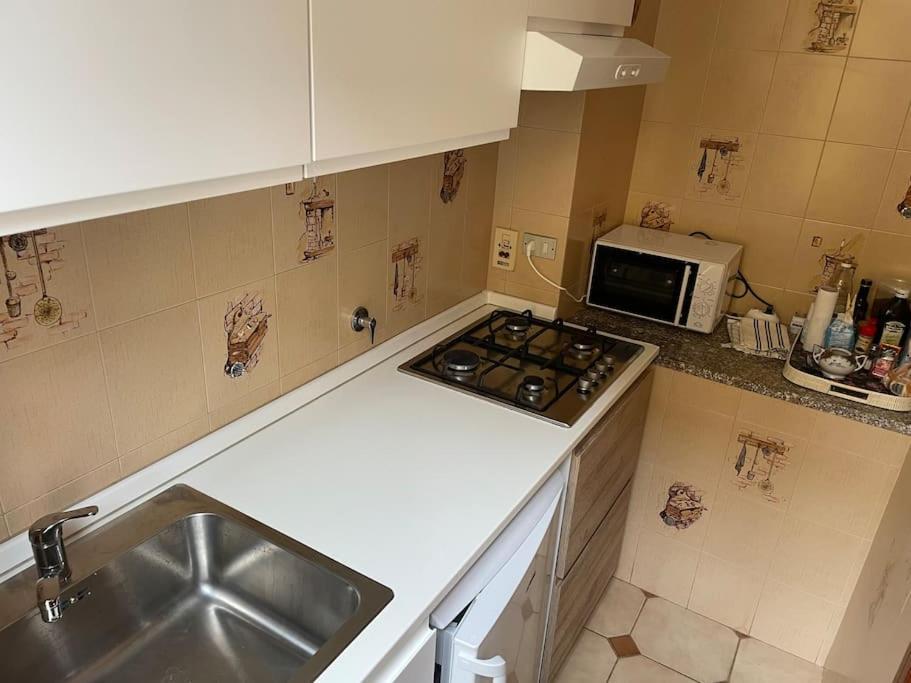 Appartamento In Centro Storico Finale Ligure Exterior foto