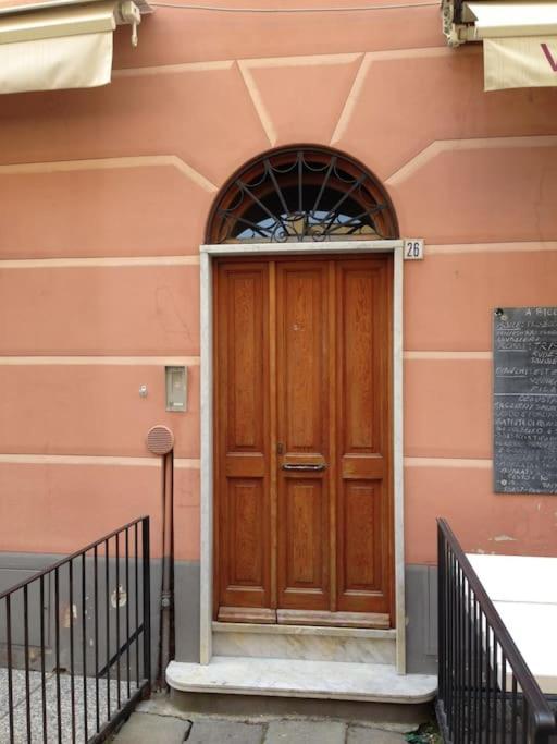Appartamento In Centro Storico Finale Ligure Exterior foto