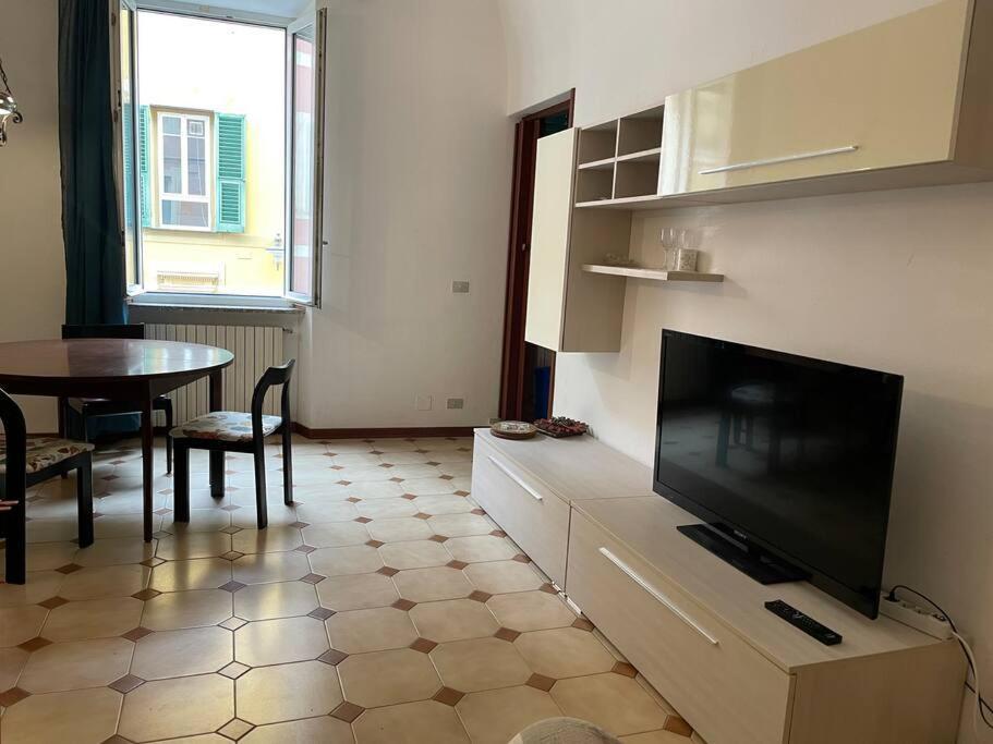 Appartamento In Centro Storico Finale Ligure Exterior foto